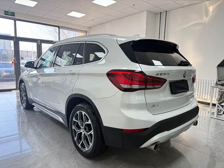 Фото 6 - BMW X1