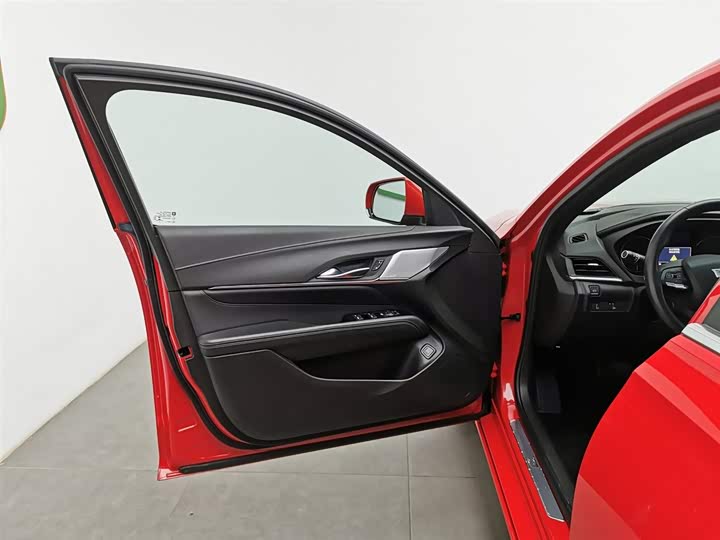 Фото 8 - Cadillac CT4