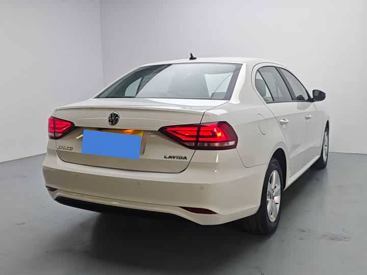 Фото 5 - Volkswagen Lavida