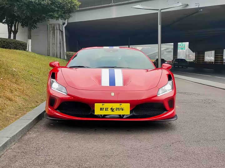 Фото 2 - Ferrari F8