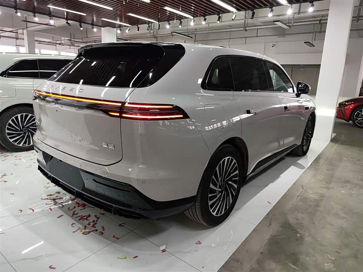 Фото 7 - Exeed Sterra ET