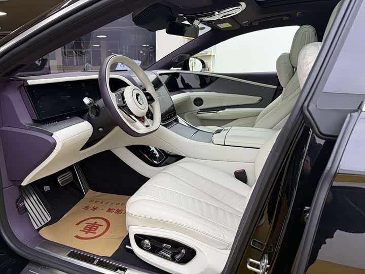 Фото 4 - BYD Yangwang U7