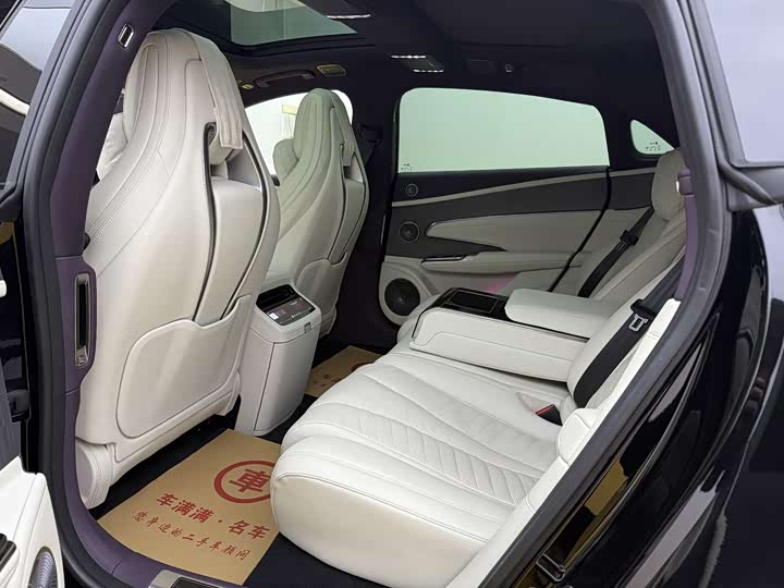 Фото 6 - BYD Yangwang U7