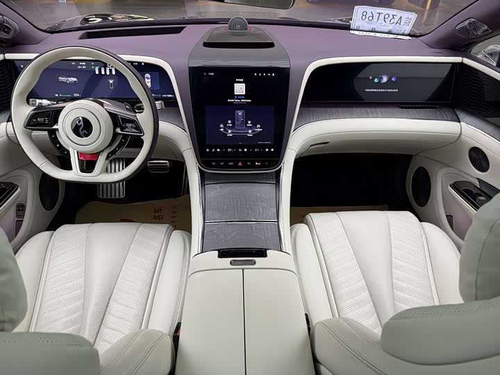 Фото 8 - BYD Yangwang U7