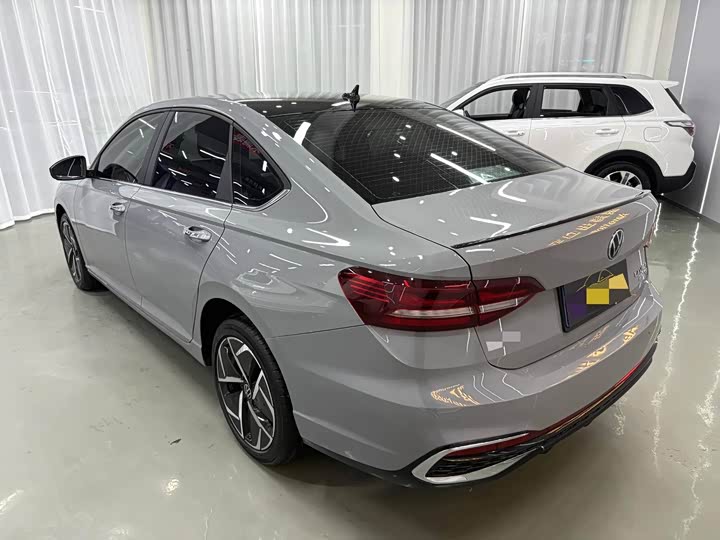 Фото 4 - Volkswagen Lavida