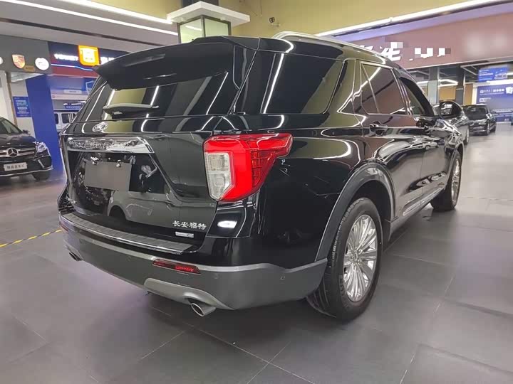 Фото 7 - Ford Explorer