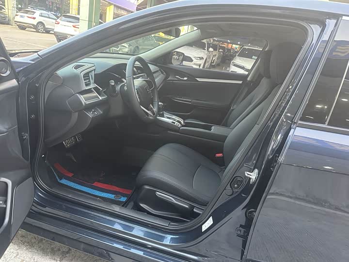 Фото 4 - Honda Civic