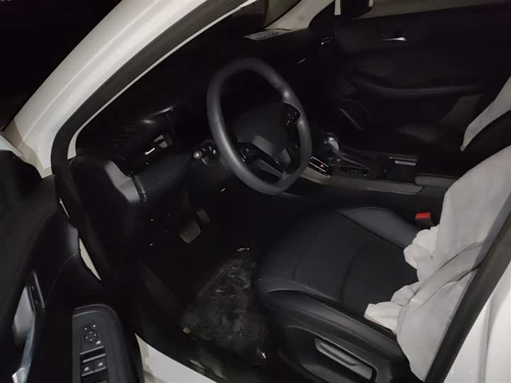 Фото 7 - Roewe i5