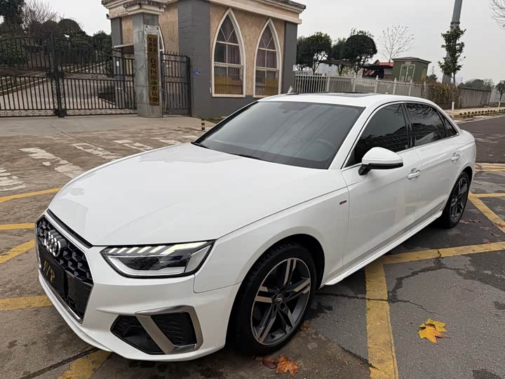 Фото 1 - Audi A4L