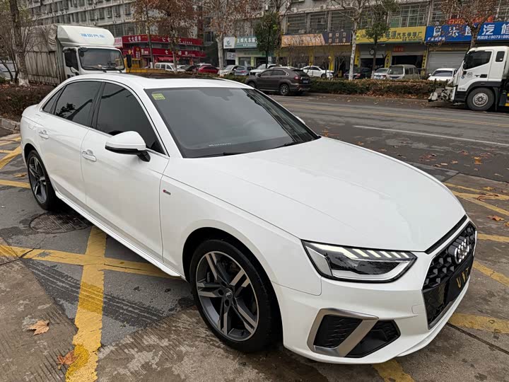 Фото 3 - Audi A4L