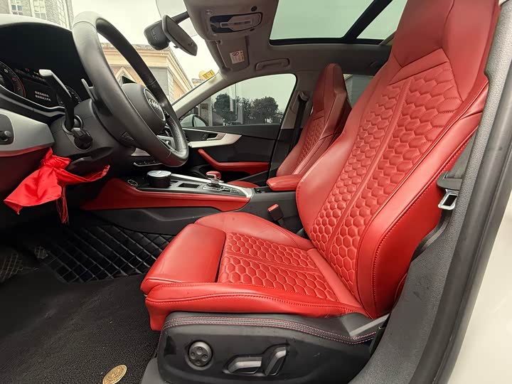 Фото 4 - Audi A4L