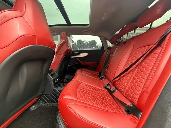 Фото 6 - Audi A4L