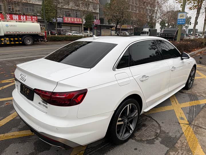 Фото 7 - Audi A4L