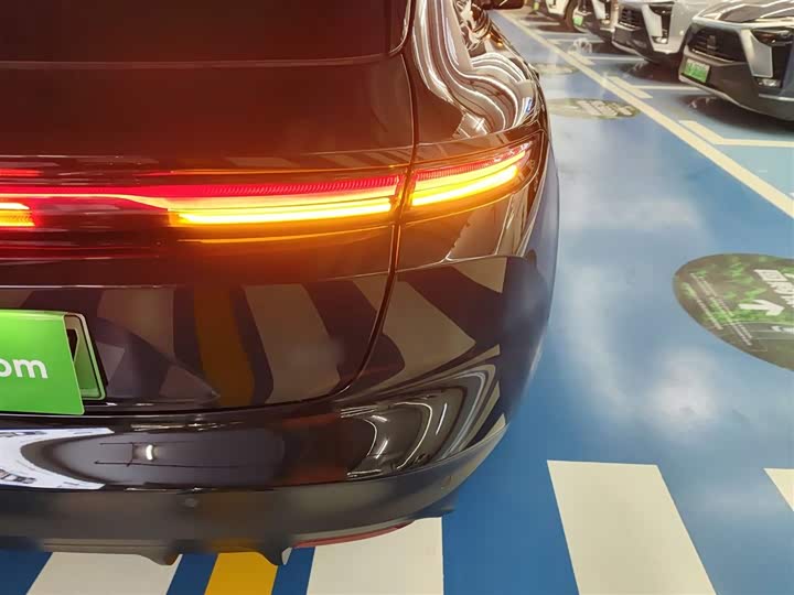 Фото 8 - Nio ET5T