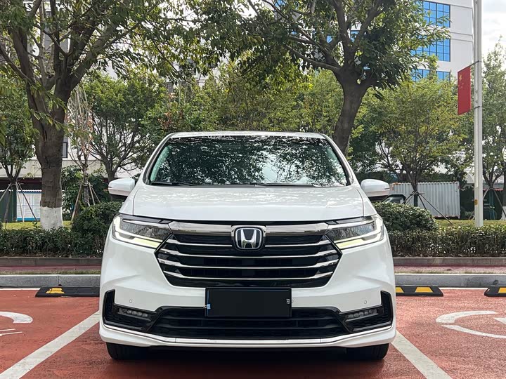 Фото 2 - Honda Odyssey