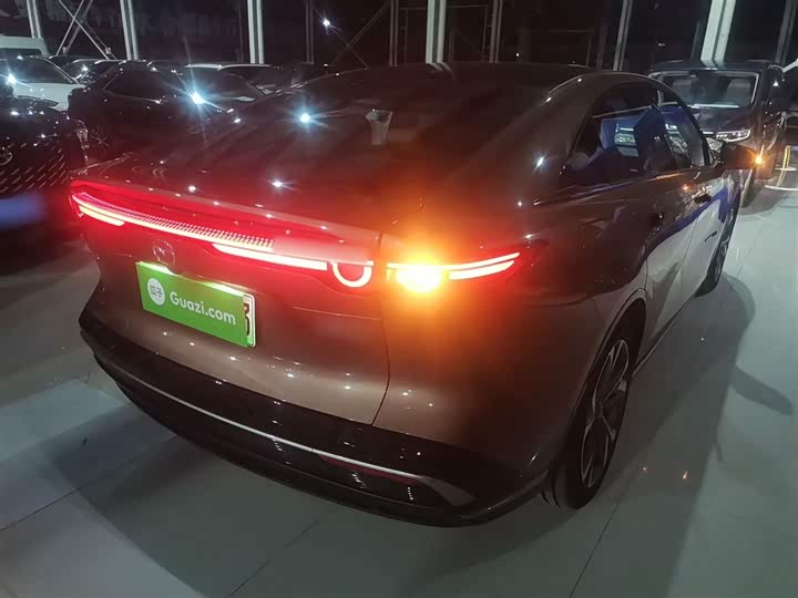 Фото 7 - Mazda EZ-6