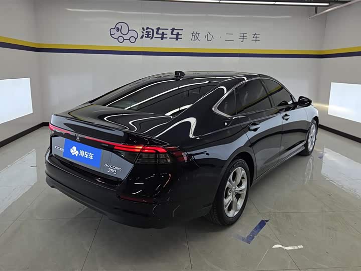 Фото 3 - Honda Accord