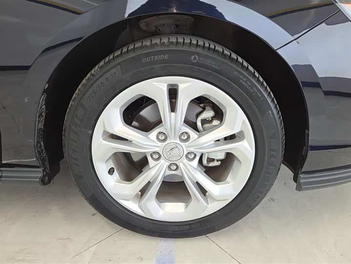 Фото 6 - Honda Accord