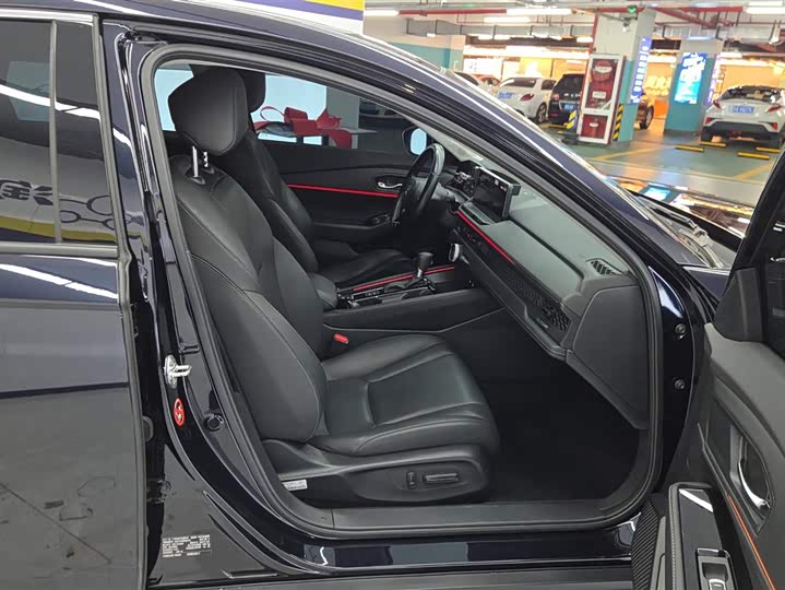 Фото 8 - Honda Accord