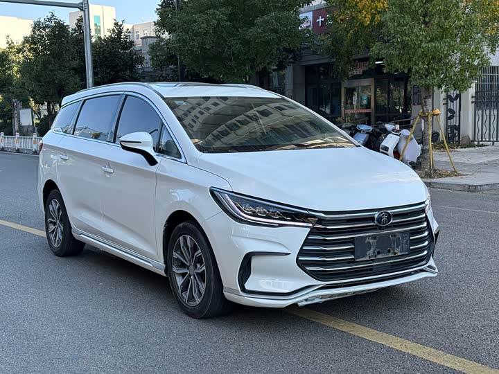 Фото 3 - BYD Song Max