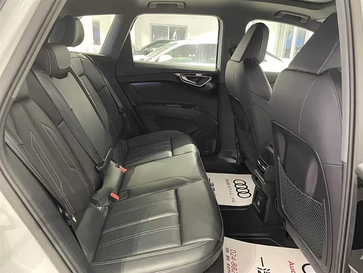 Фото 8 - Audi Q4 e-tron