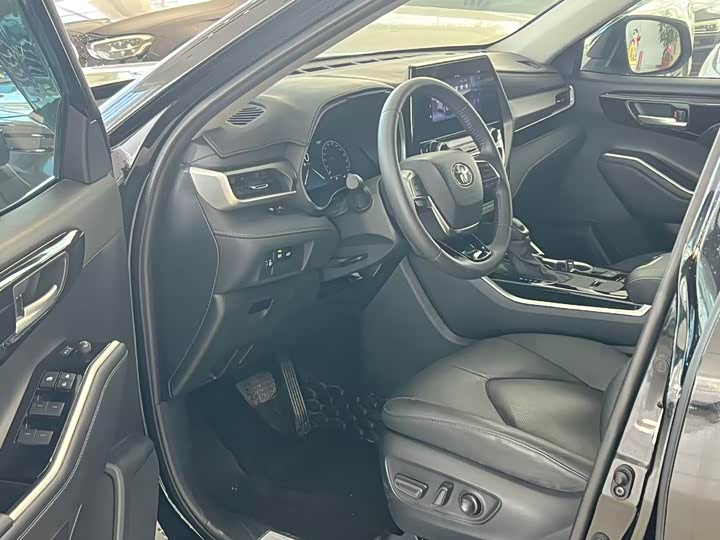 Фото 3 - Toyota Highlander