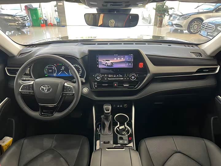 Фото 5 - Toyota Highlander