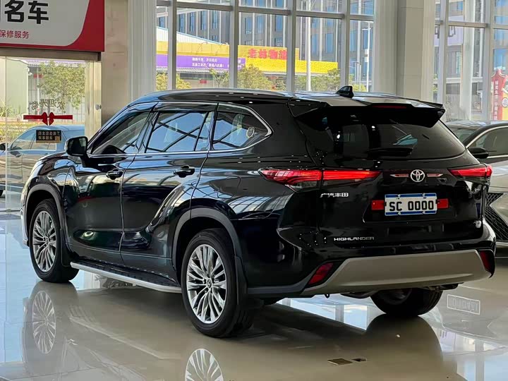 Фото 8 - Toyota Highlander