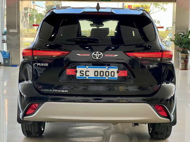 Фото 9 - Toyota Highlander