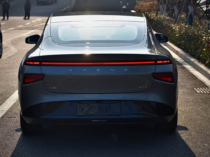 Фото 6 - XPeng P7