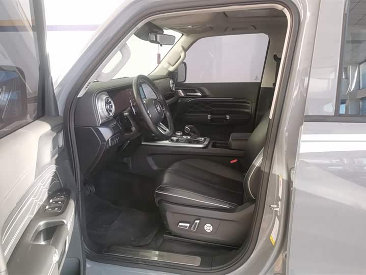 Фото 9 - Tank 300