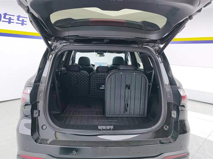 Фото 4 - Geely Okavango L