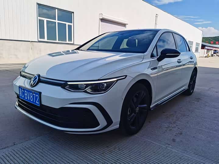 Фото 1 - Volkswagen Golf