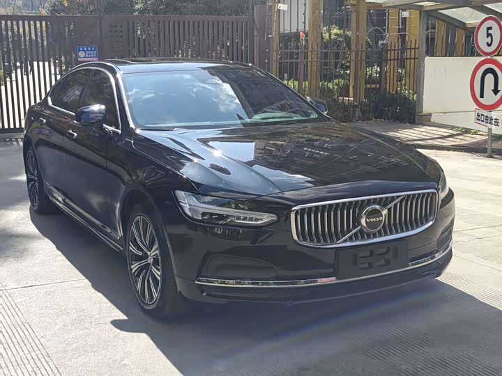 Фото 3 - Volvo S90