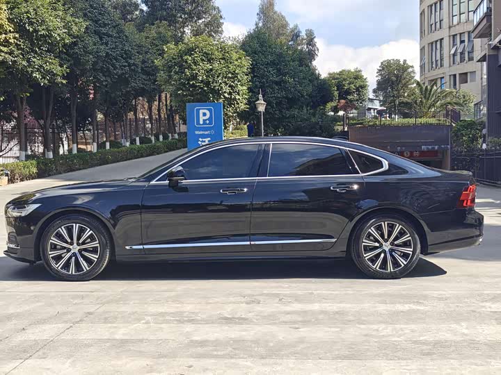 Фото 4 - Volvo S90