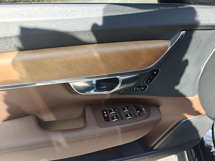 Фото 5 - Volvo S90
