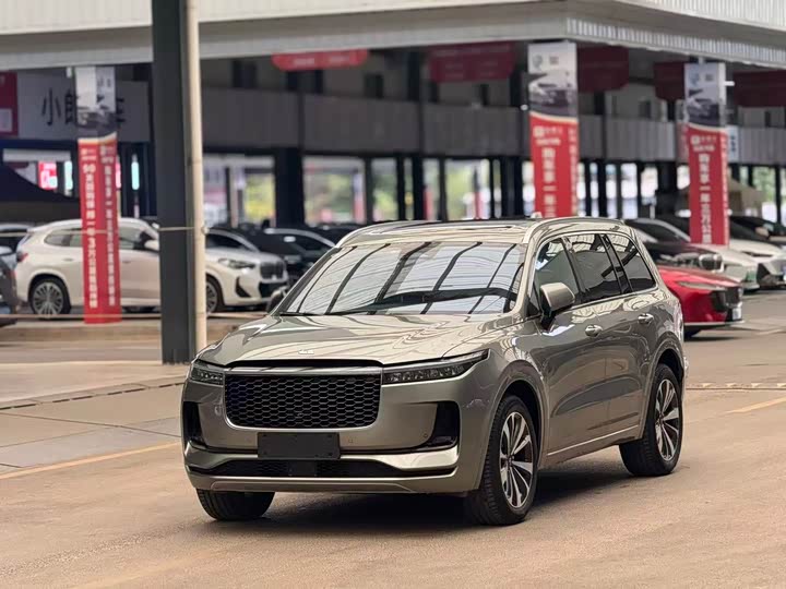 Фото 1 - LiXiang One