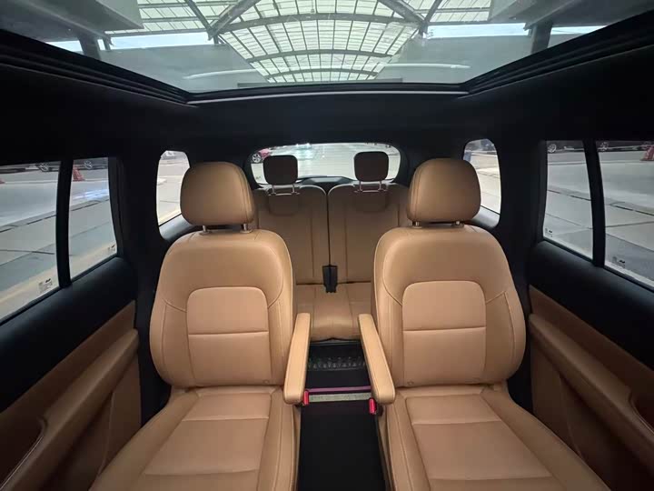 Фото 8 - LiXiang One