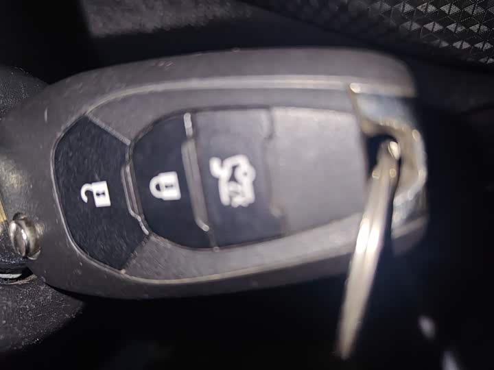 Фото 9 - Chevrolet Onix (Cavalier)