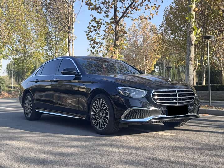 Фото 2 - Mercedes-Benz E-Class