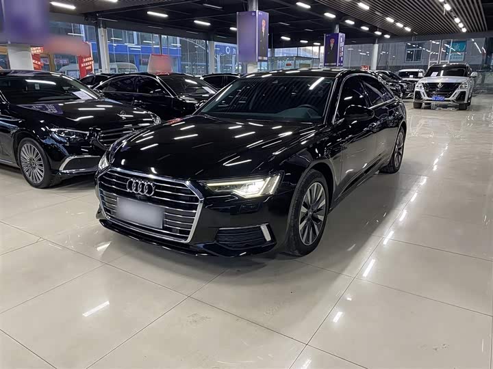 Фото 1 - Audi A6L