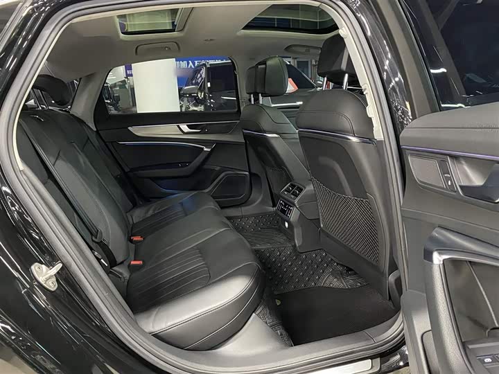 Фото 5 - Audi A6L