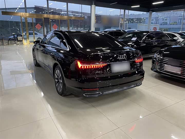 Фото 9 - Audi A6L