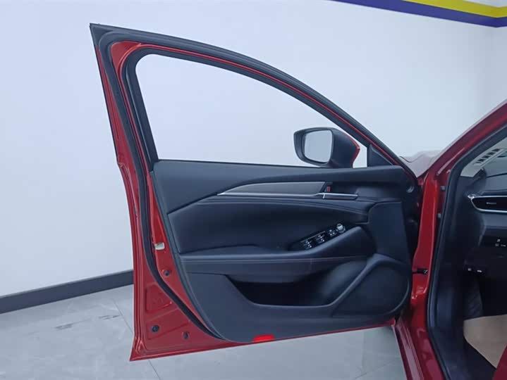 Фото 7 - Mazda Atenza