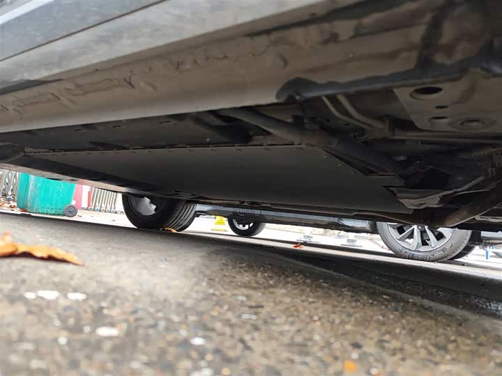 Фото 2 - Geely Galaxy Starship 7