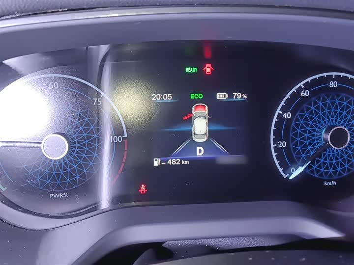 Фото 4 - Hongqi E-QM5