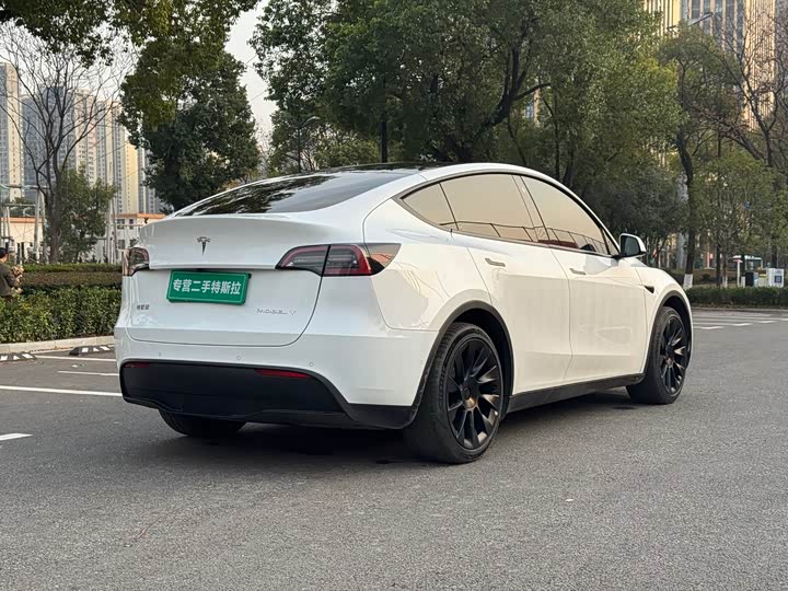 Фото 5 - Tesla Model Y