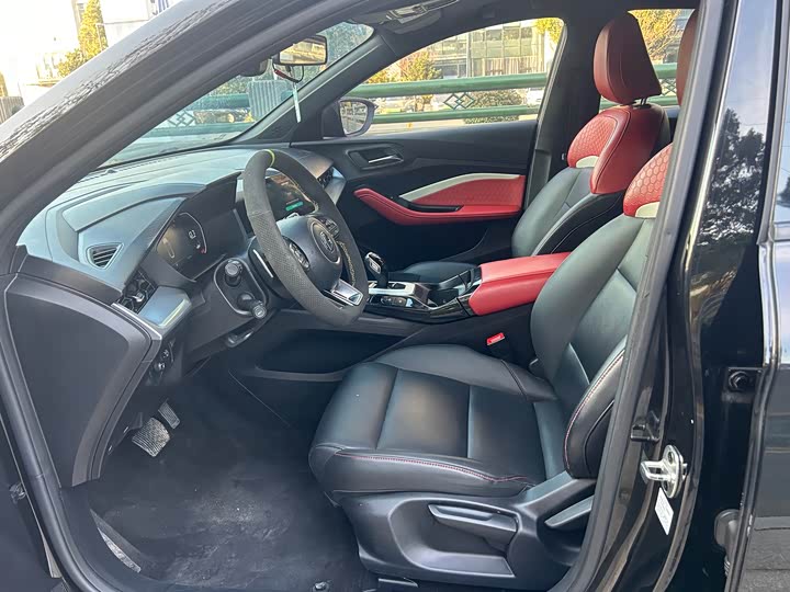 Фото 8 - MG Motor 5