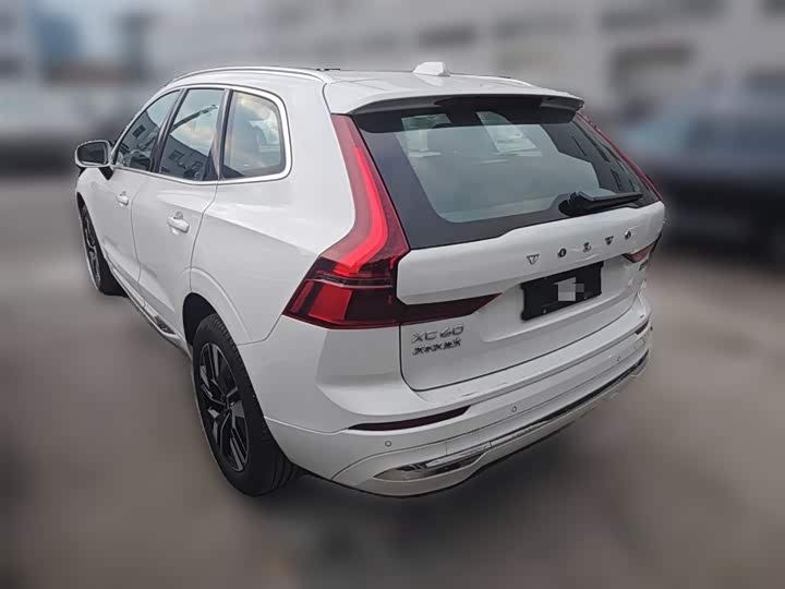 Фото 9 - Volvo XC60