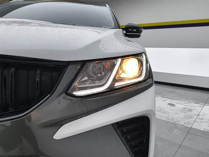 Фото 5 - Geely Coolray